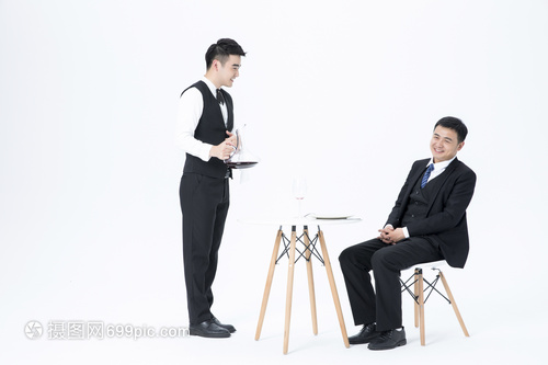 專(zhuān)業(yè)服務(wù) 從品酒體驗(yàn)到攝影記錄